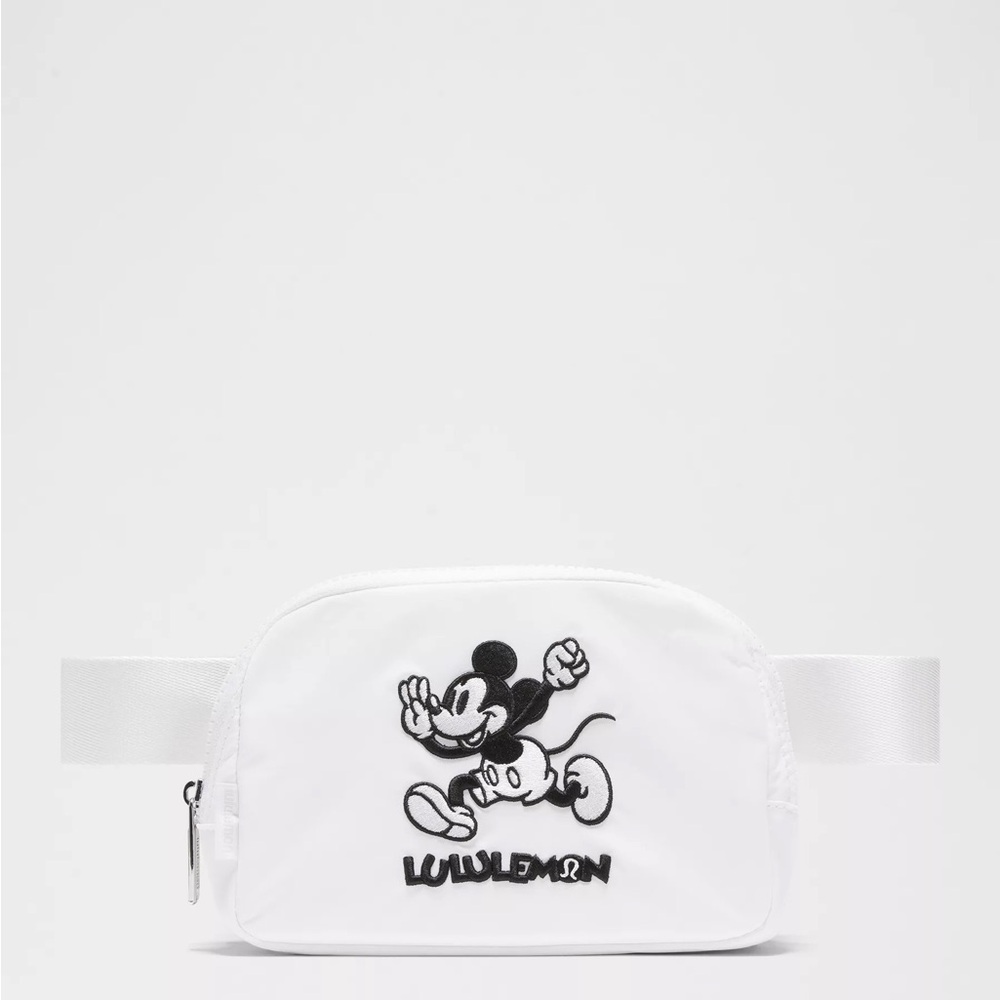 Disney x lululemon Everywhere Belt Bag 1L